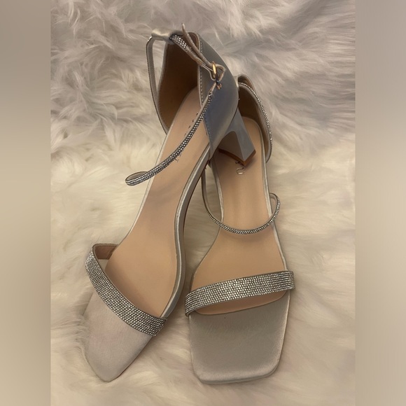Silver Sandals With Glitter Straps. EU Size 40. US Size 8.5/9 - Picture 9 of 9